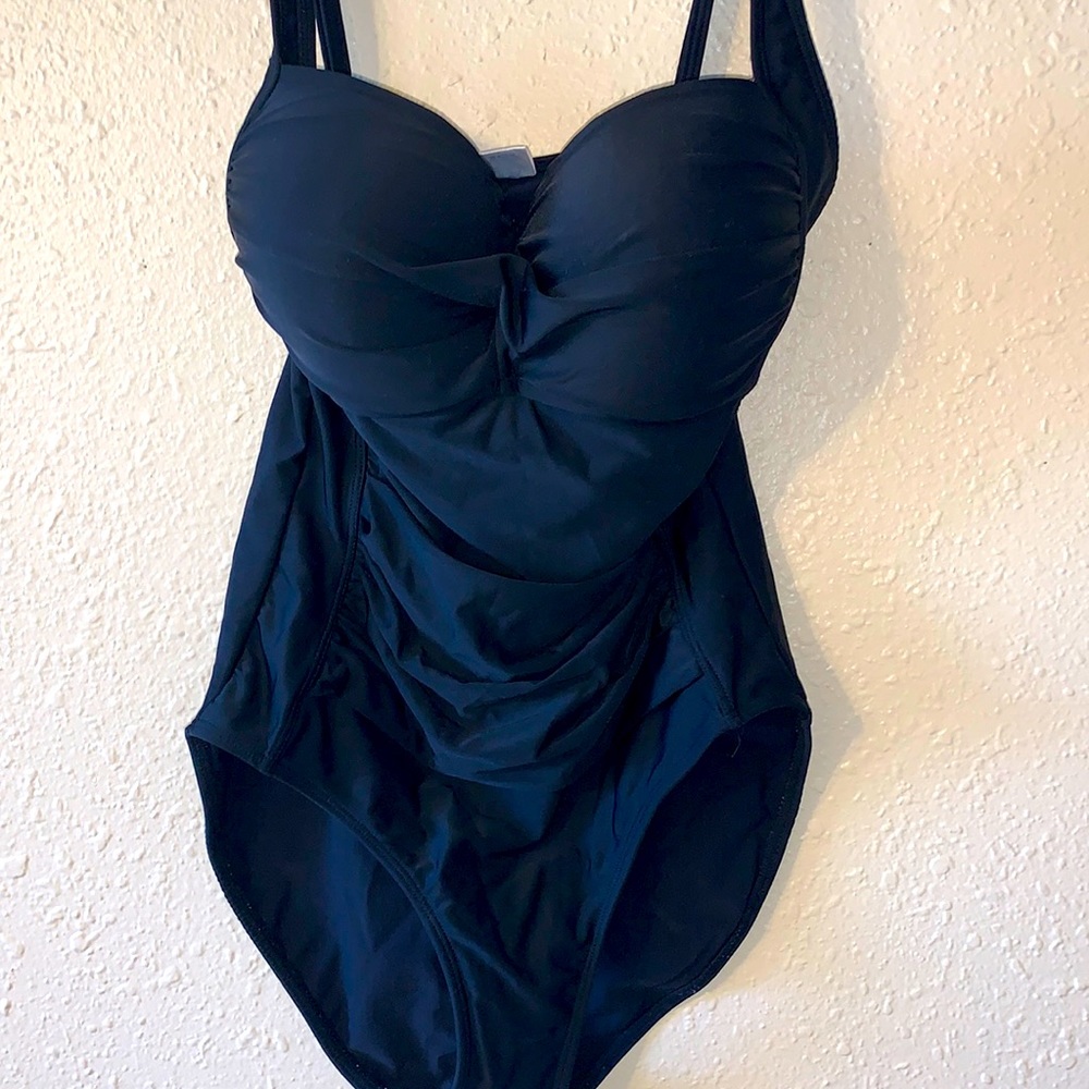 Body suit, bathing suit